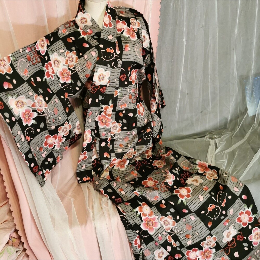Hello Kitty 2009 Kimono Yukata Robe Black Pink Sakura Floral Japan Sanrio Gyaru
